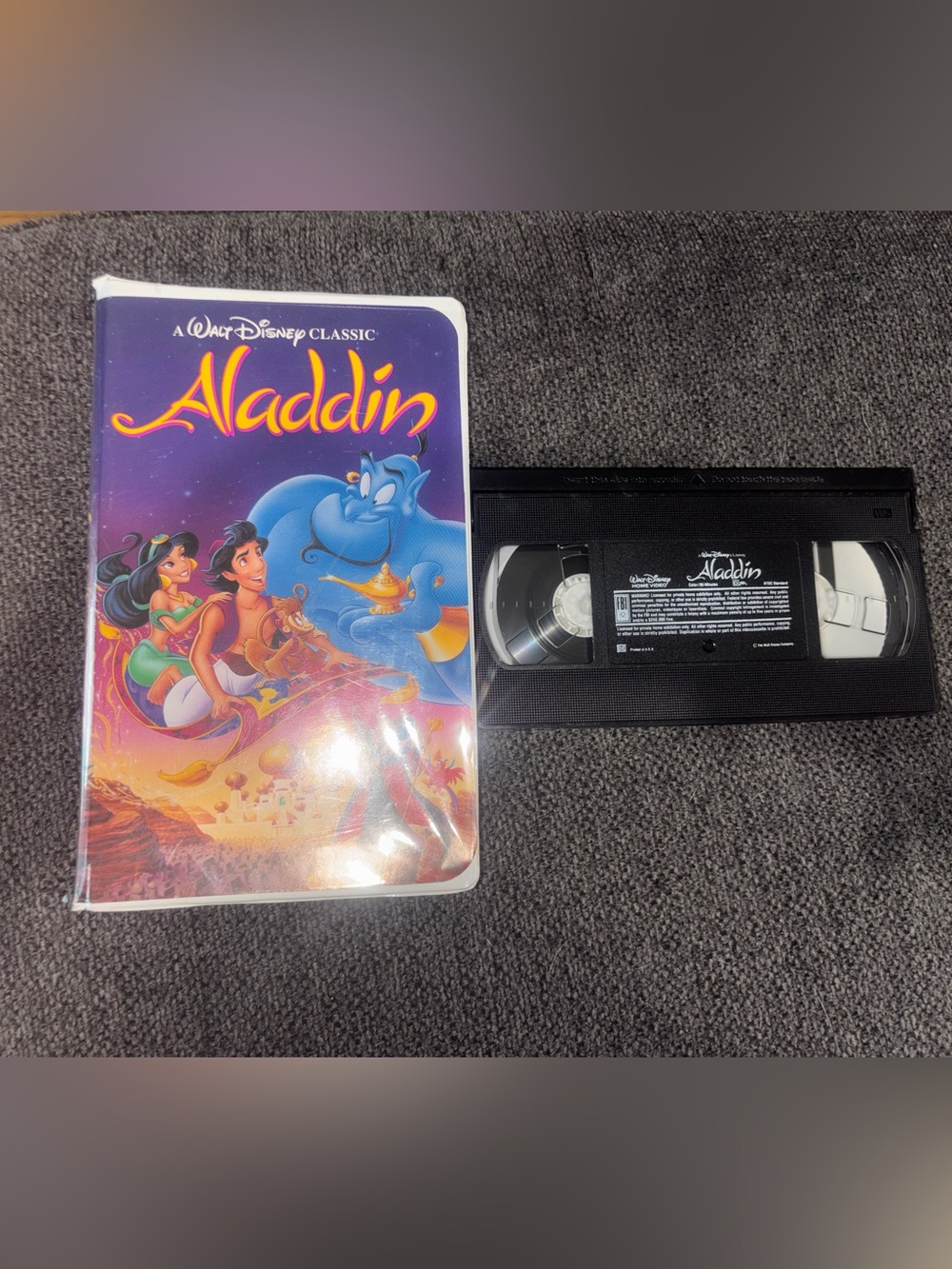 Vintage Walt Disney Classics Aladdin VHS Tape - Clamshell Case